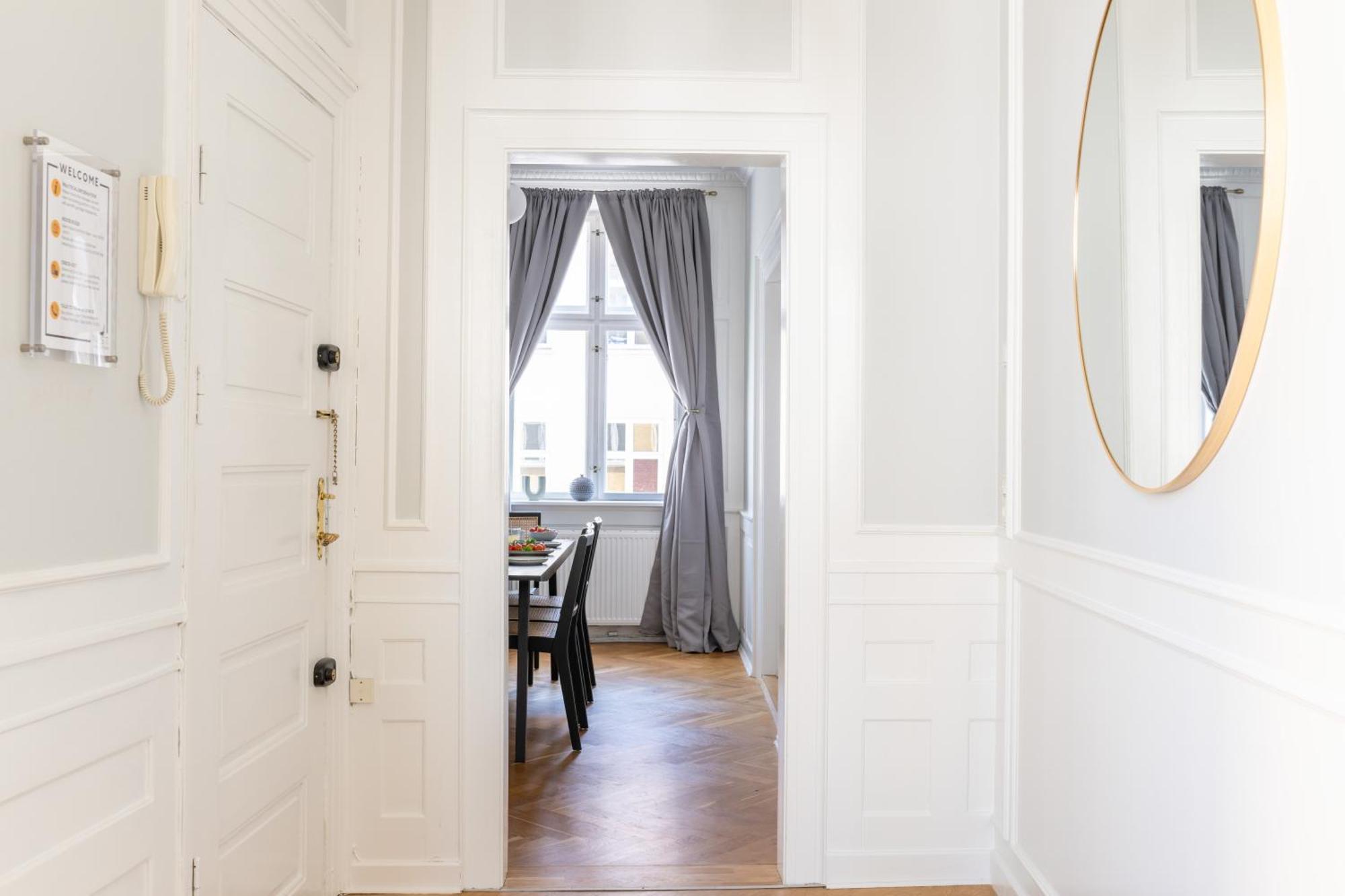 Large Apartment With Canal View In Central Cph City Copenhaga Exterior foto
